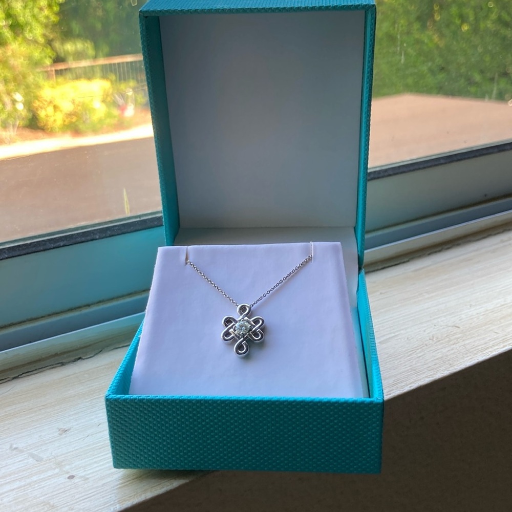 Sterling Silver Infinity Knot Pendant Necklace Moissanite center - Picture 3 of 5